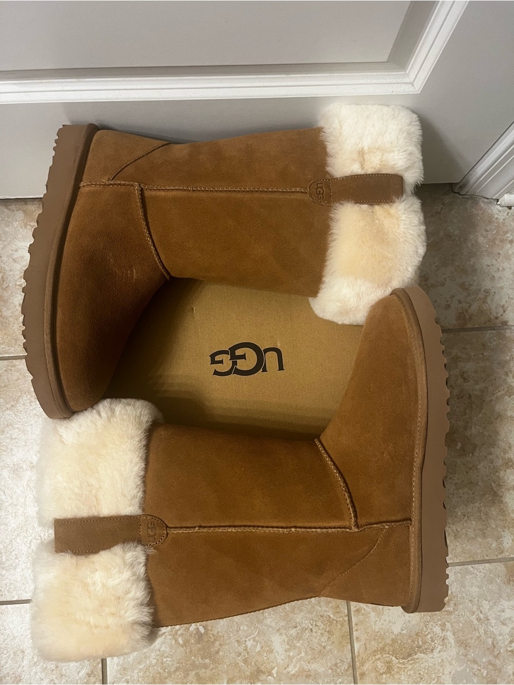 Classic Chestnut Shearling-Lined Women's Winter Boots - Picture 7 of 9